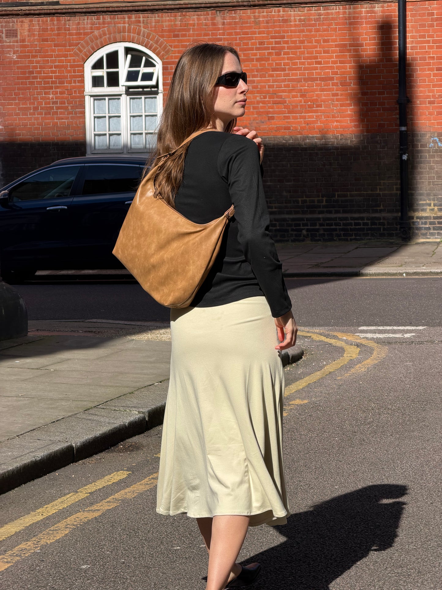 July Mansion - Large Bente in Almond Brown