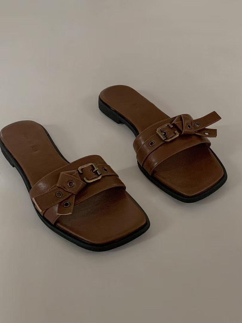 [ 新品優惠 🆕 有驚喜!! 軟腍腍易襯拖鞋] Buckle Soft Leather Slides