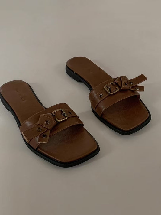 [ 新品優惠 🆕 有驚喜!! 軟腍腍易襯拖鞋] Buckle Soft Leather Slides