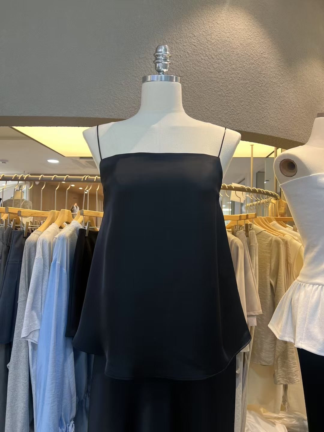[ 🆕 極致高級感 🫧🐚✧˖° 柔滑絲質 簡約氣質吊帶 ] Satin Spaghetti Cami - 2 colours