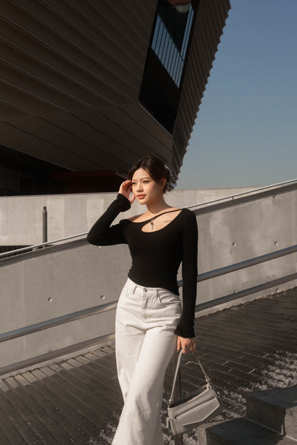 SALE [ 大力推薦! 小性感彈性薄長衫 ] Sneak Out Top - 2 colours