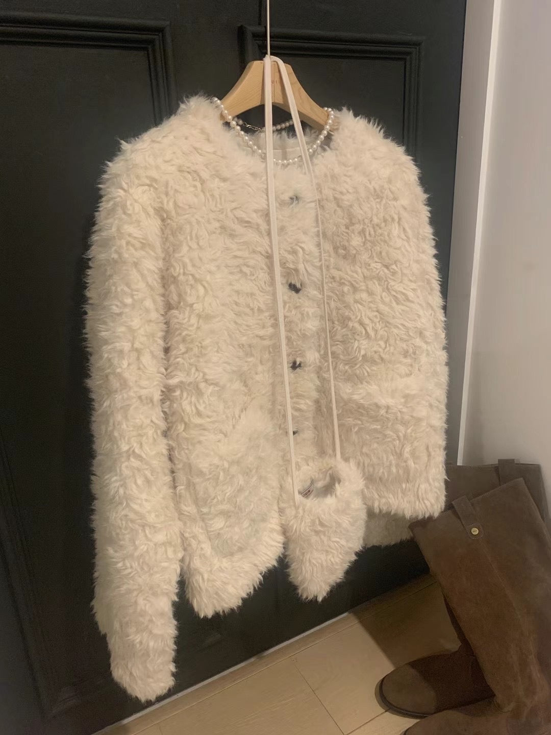 [ 大推介! 唔臃腫的可愛毛毛外套 (連手袋仔!)] Little Poodle Fluffy Coat (with bag!)