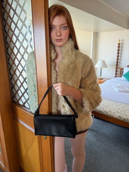 July Mansion - Jolie in Black