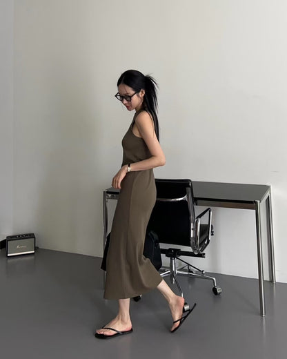 [ 新色加入 強勢回歸 🫒🌰 不出錯的舒適長裙] Endless Halter Neck Maxi Dress - Olive
