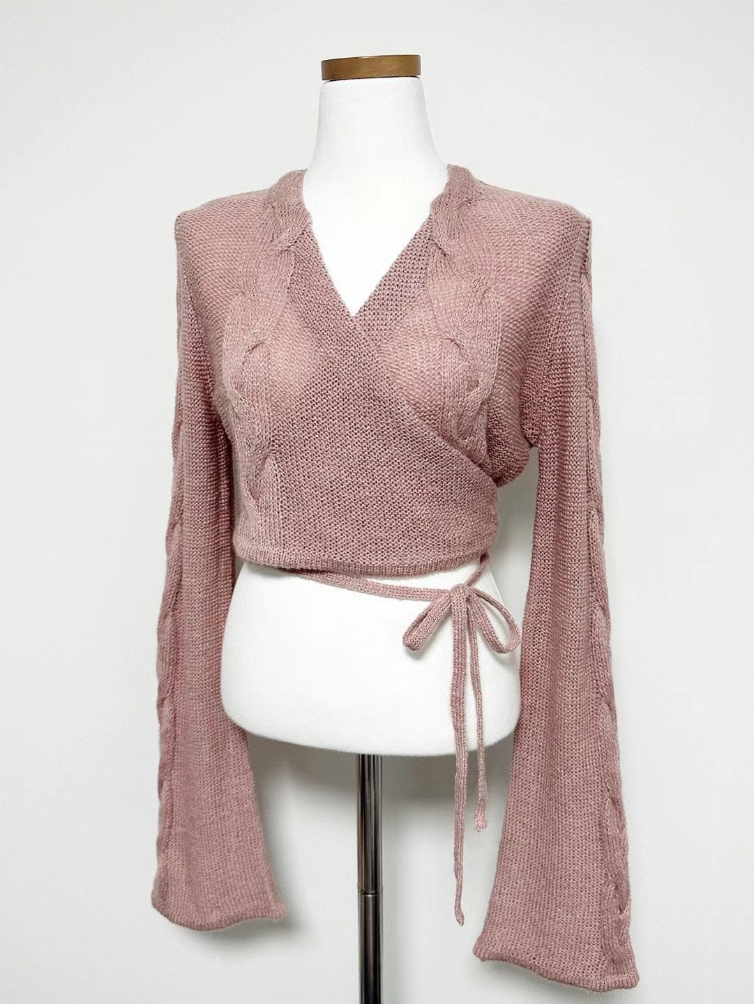 [ 氣質之選~ 含羊毛~ ] Soft Knit Flare Sleeve Wrapping Top