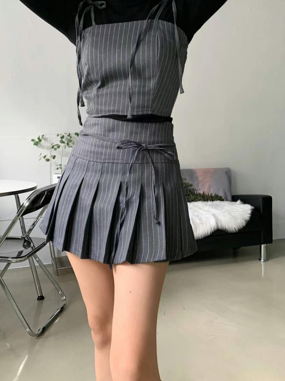 [ 可鹽可甜~ 綁帶直間百褶裙 ] Tie Ribbon Mini Skirt - Grey