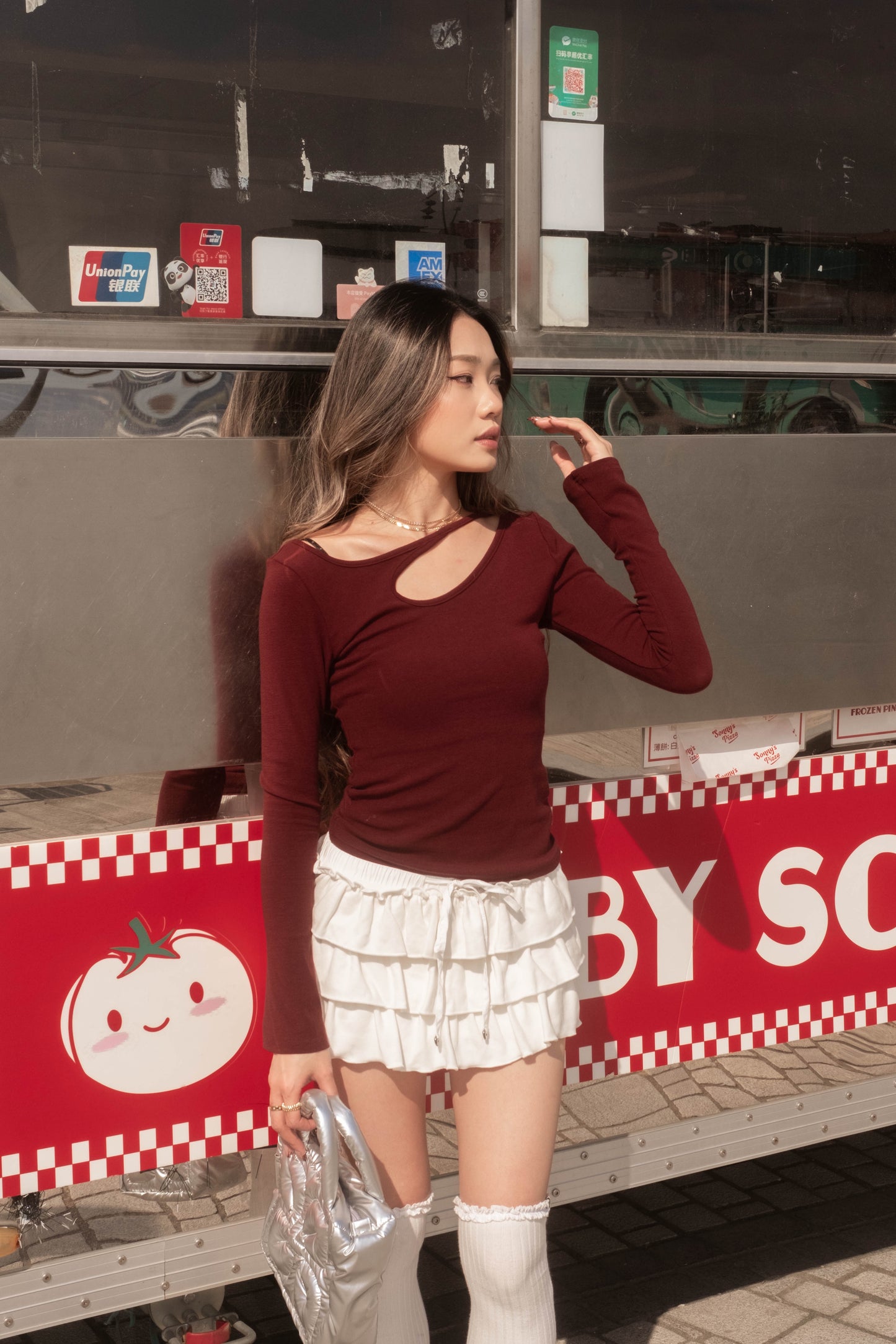 [ 🆕 大力推薦! 小性感彈性薄長衫 ] Sneak Out Top - 2 colours