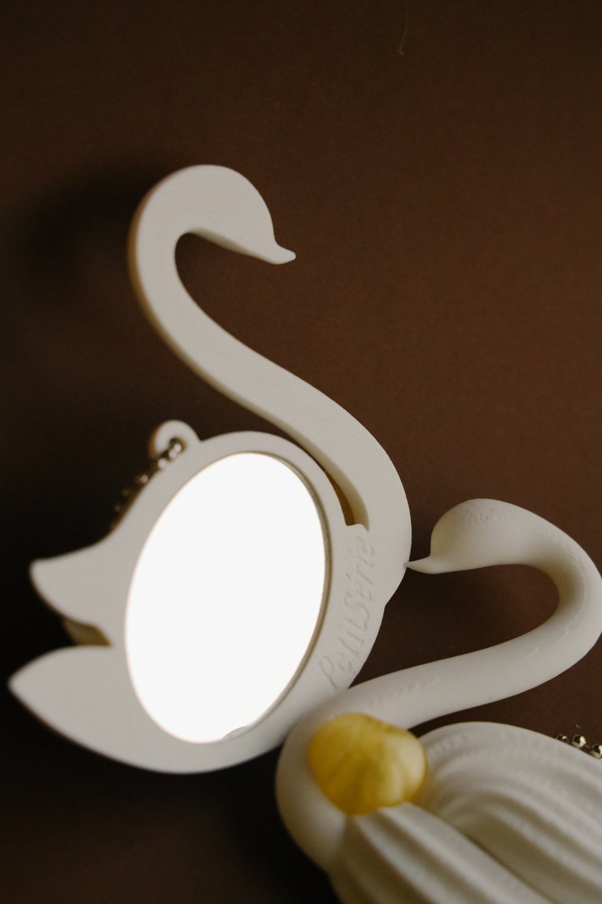 PetitSerie / Meringue Swan Mirror Charm [Yellow Heart]