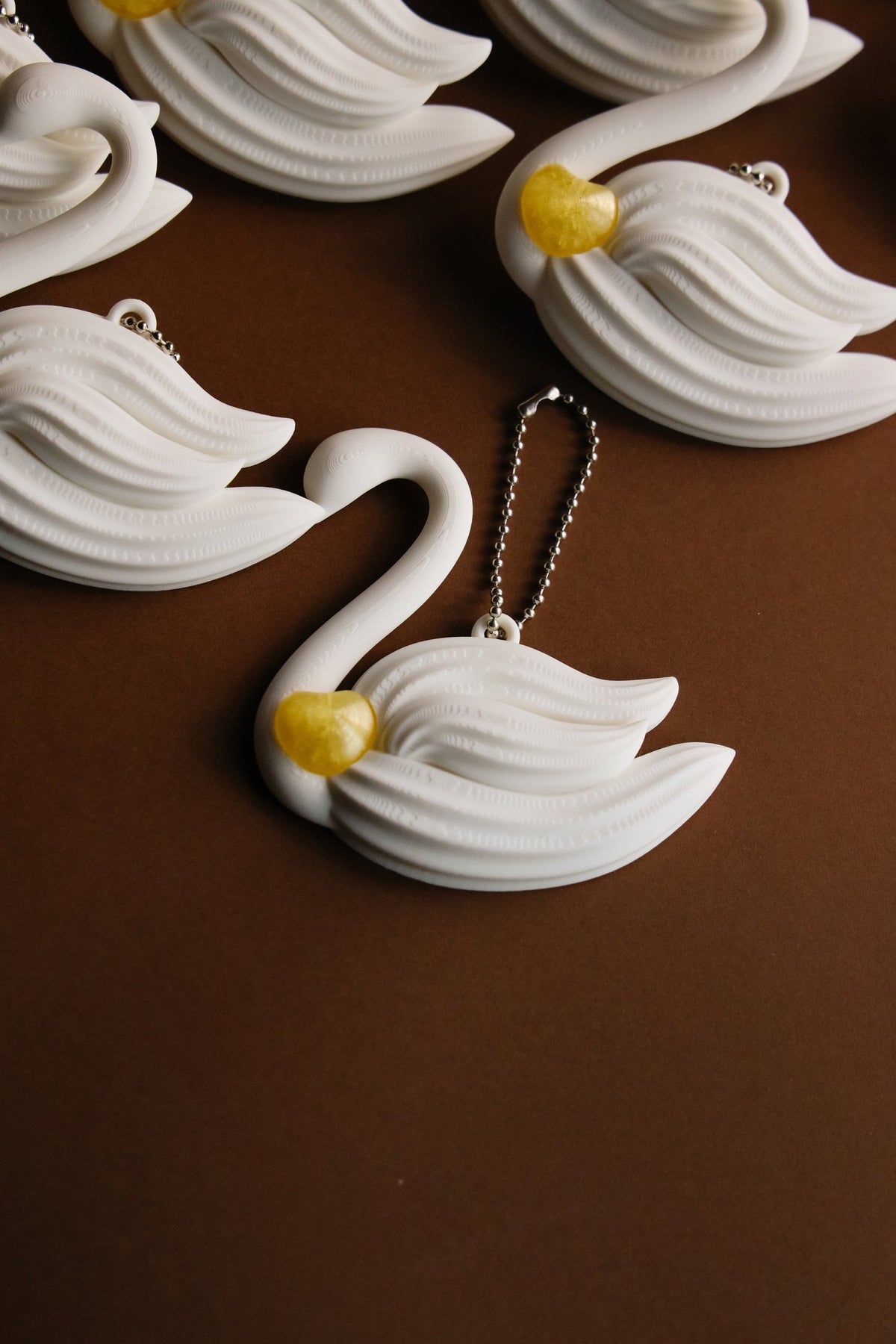 PetitSerie / Meringue Swan Mirror Charm [Yellow Heart]