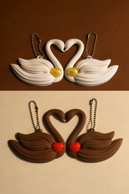 PetitSerie / Meringue Swan Mirror Charm [Yellow Heart]