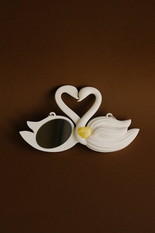 PetitSerie / Meringue Swan Mirror Charm [Yellow Heart]