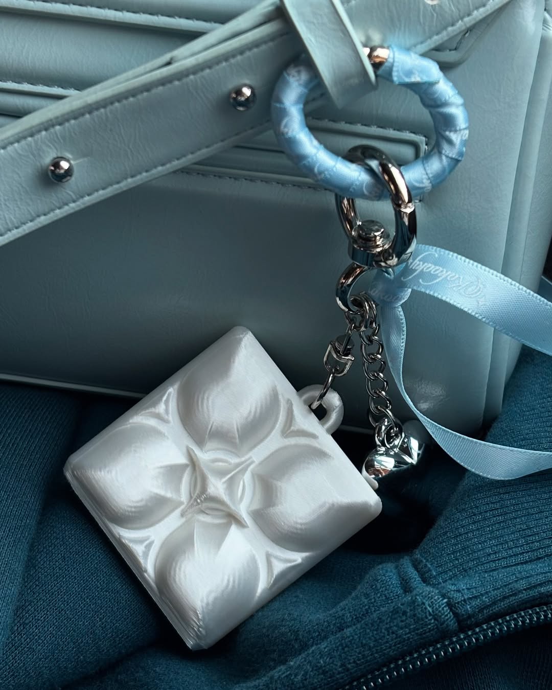 Kokooky / Puff-puff Mirror Keychain