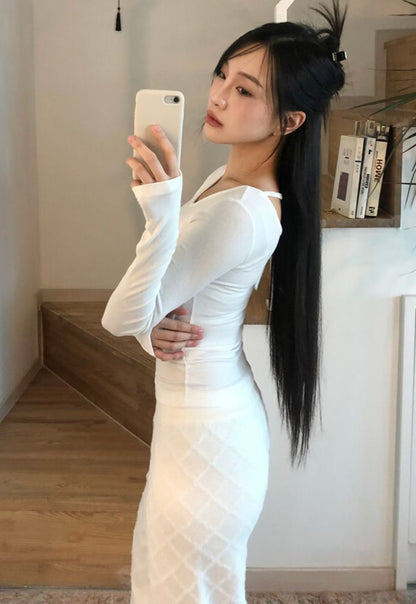 SALE [ 軟綿綿~ 驚喜小露背 ✨  ✨  ] At The Back Top - 3 colours