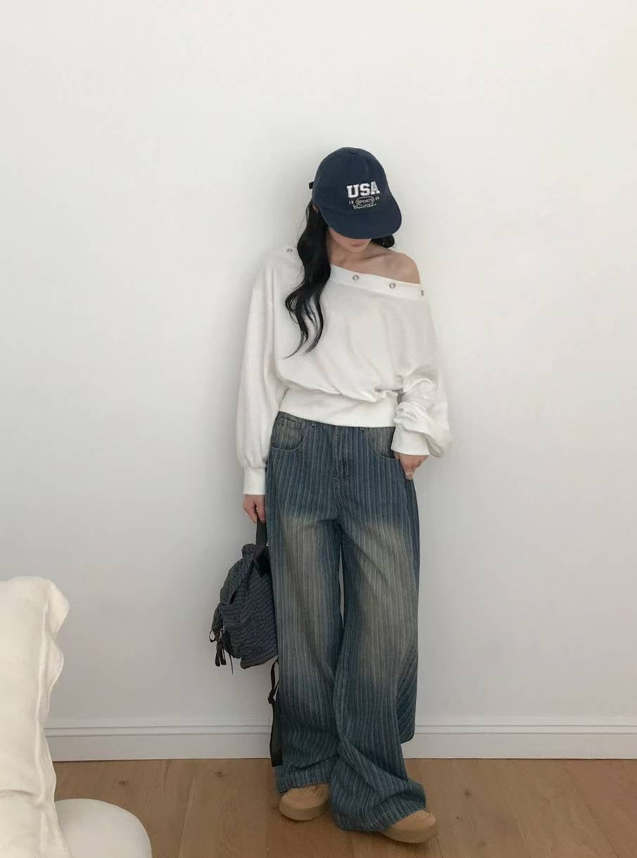 [ 🆕 型格寬鬆 斜膊鐵圈 top] Cool Girl Studs Off-shoulder Top - 2 colours