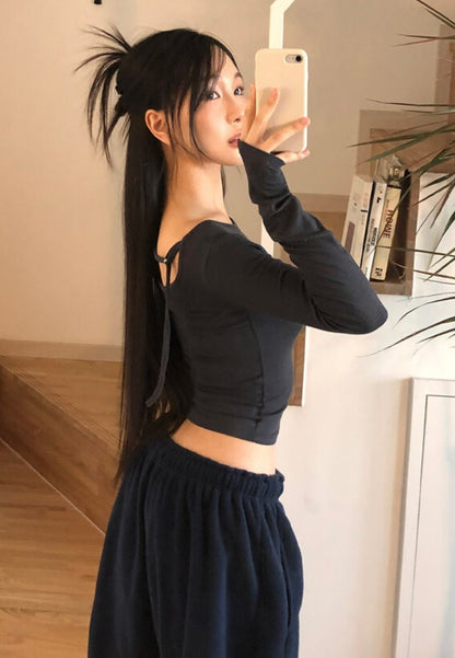 SALE [ 軟綿綿~ 驚喜小露背 ✨  ✨  ] At The Back Top - 3 colours
