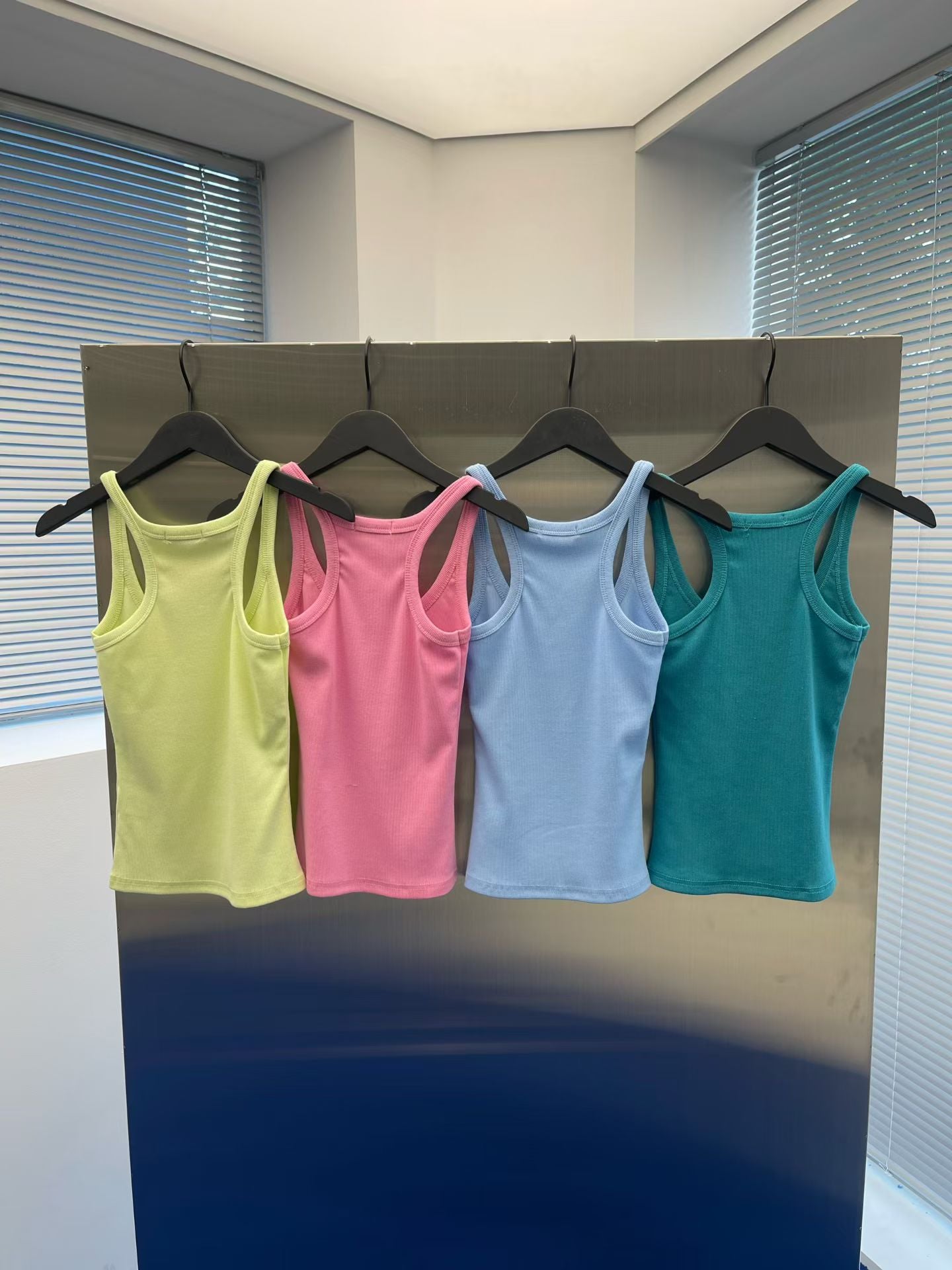 🆕 Essential Ribbed Racerback Tank - 4 colours