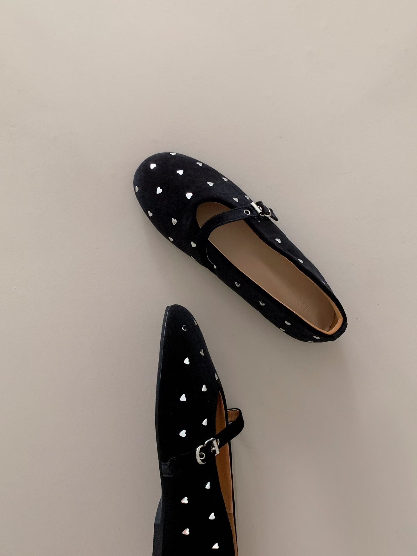 [ 🆕 好可愛!! 絨面心型 Mary Jane flats] Mini Heart Velvet Flats