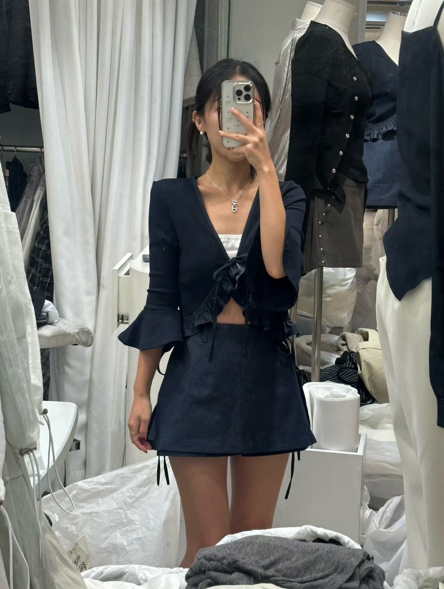 [ 🆕 氣質女生 🫐 Ruffle 綁帶短 Top ] Ruffle Around Tie Up Top - 2 colours
