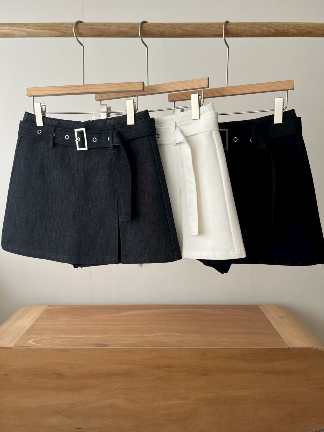 [ 🆕 簡約必備! 短裙褲連皮帶) ] Common Mini Skort With Belt - 3 colours