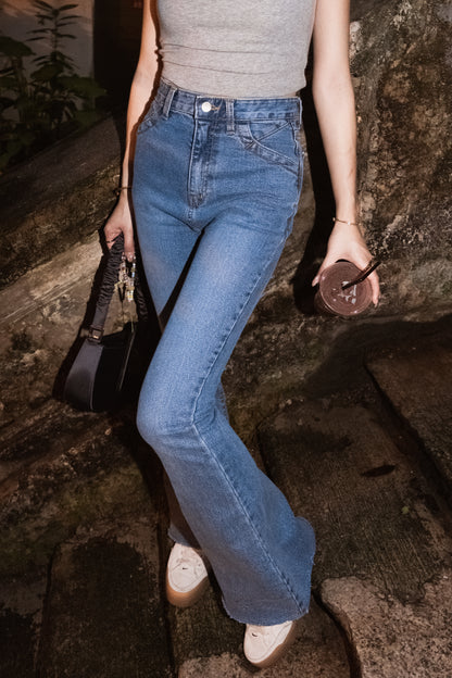 [ 骨感 get! 高腰彈性貼身叭牛! ]Blue Whale High-rise Skinny Flare Jeans