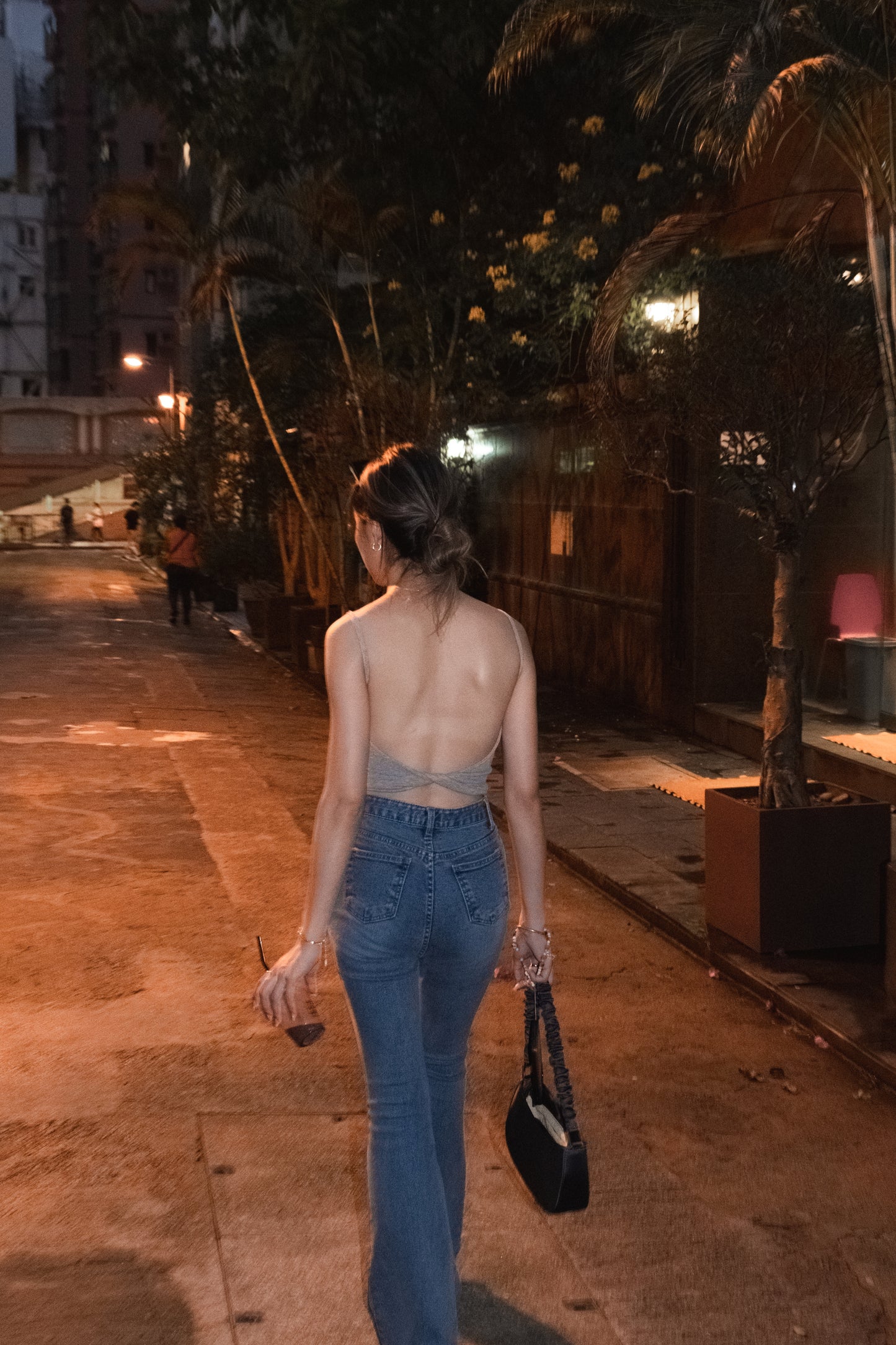 [ 不一樣的小背心 ]Twisting Backless Padded Top - Grey