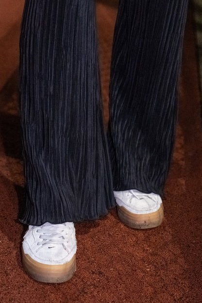 [ 與別不同的垂感休閒褲~ ] Free-flowing Super High-rise Elastic Pants - Black