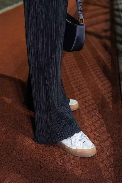 [ 與別不同的垂感休閒褲~ ] Free-flowing Super High-rise Elastic Pants - Black