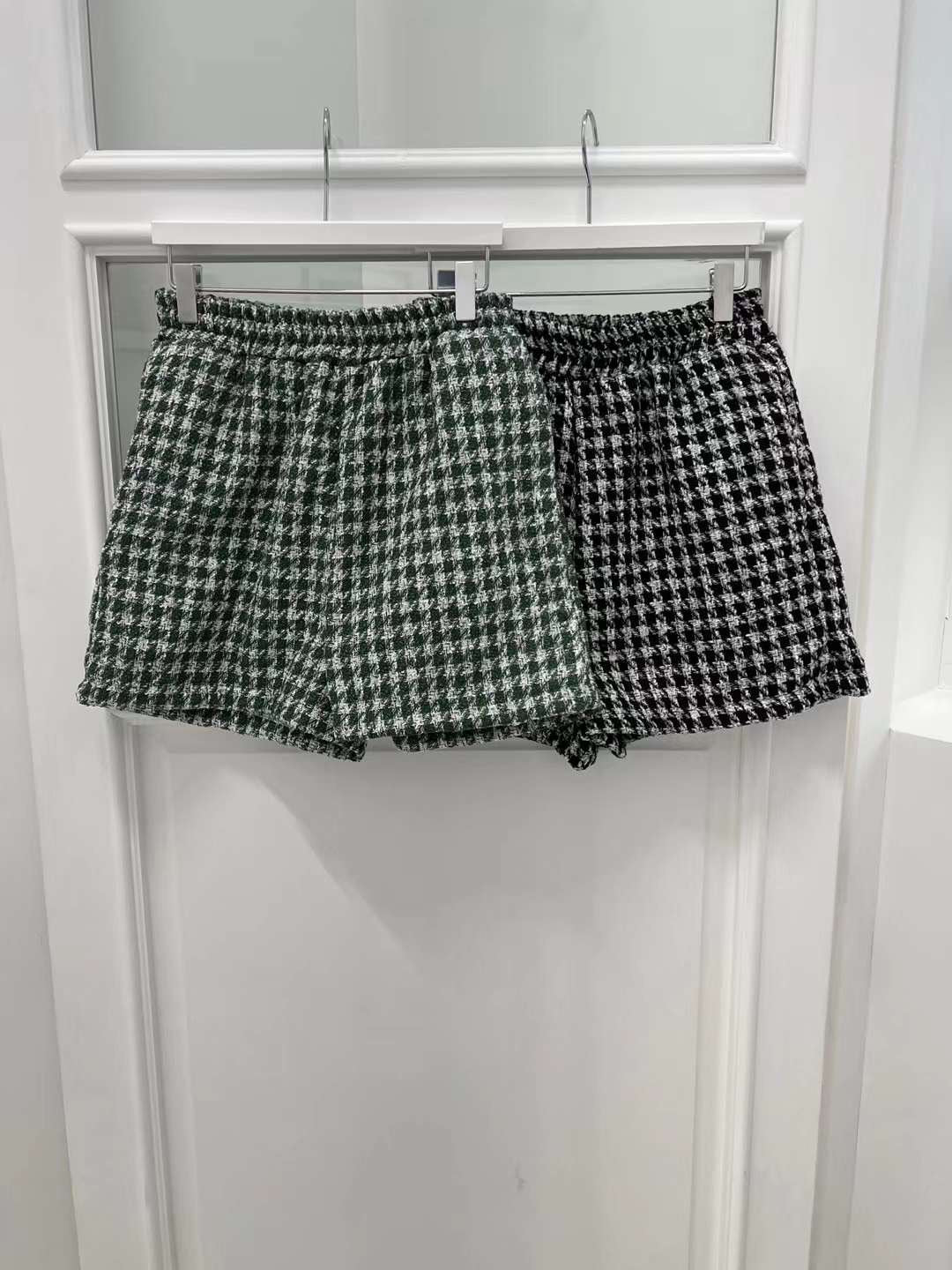 Classy Houndstooth Shorts - Black